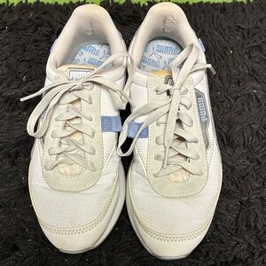 Puma Future Rider Tones Running Shoes Blue & White | Size 6.5
(US W)
Clear